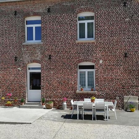 Au Coeur De L'Enclave Bed & Breakfast Moeuvres Exterior foto
